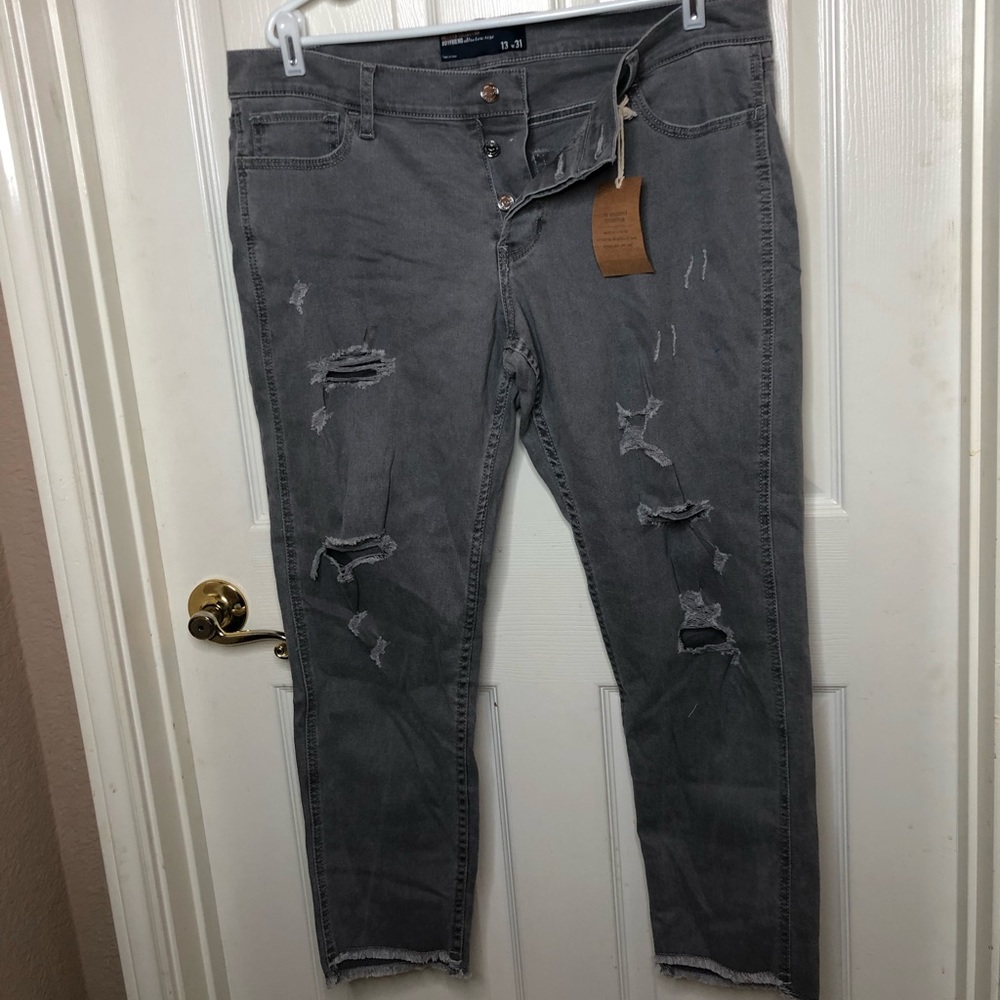 Hollister Low Rise Boyfriend ripped jeans